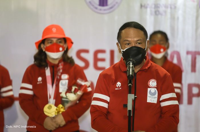 Menteri Pemuda dan Olahraga Republik Indonesia (Menpora RI) Zainudin Amali memberi kata sambutan kepada para atlet Indonesia untuk Paralimpiade Tokyo 2021 yang baru tiba di Bandara Soekarno-Hatta, Cengkareng, Banten, Senin (6/9/2021).