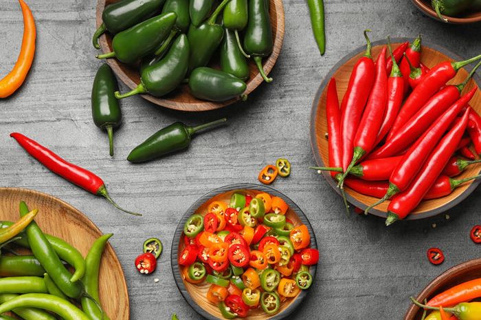 Tak Cuma Sebabkan Iritasi Lambung, Makanan Pedas Justru Punya Manfaat Ajaib  untuk Tubuh - Semua Halaman - iDEA