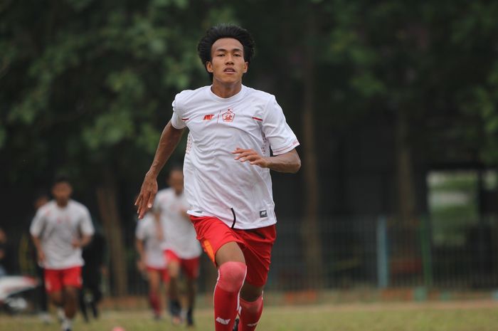 Eks timnas U-19 Indonesia, Yudha Febrian mengikuti sesi latihan perdana bersama Persik Kediri.