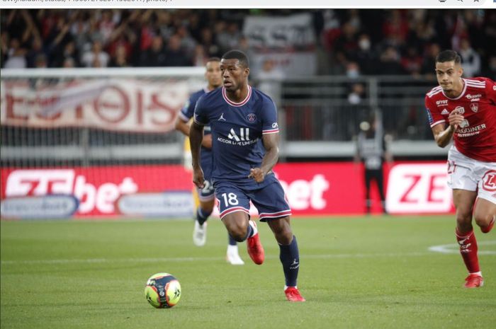 Gelandang tengah Paris Saint-Germain, Georginio Wijnaldum.