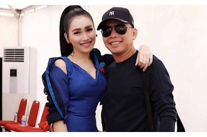 Nasi Sudah Menjadi Bubur! Ayah Rozak Terancam Masuk Penjara, Begini  Tanggapan Kuasa Hukum Ayu Ting Ting!