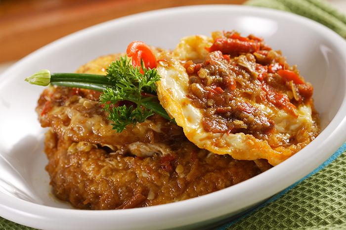 Sajian telur ceplok bumbu Bali untuk sarapan enak di rumah