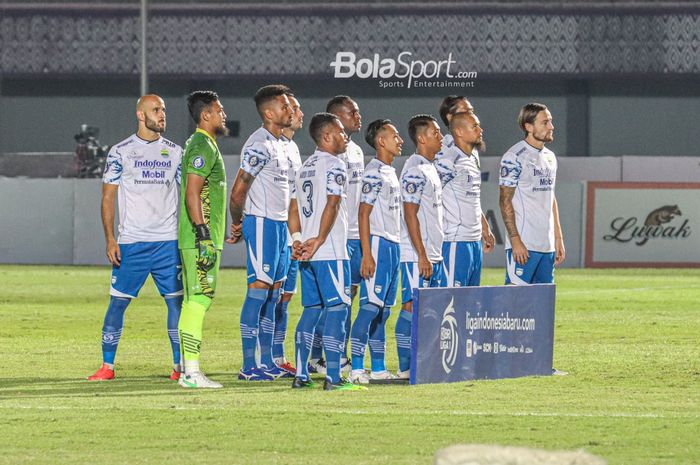 Skuat Persib Bandung sedang berfoto tim dalam laga pekan ketiga Liga 1 2021 di Stadion Indomilk Arena, Tangerang, Banten, 19 September 2021.