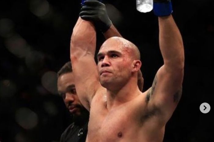 Foto Robbie Lawler, petarung veteran UFC yang berhasil meraih kemenangan.