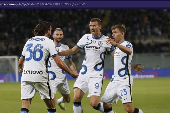  Sementara Atalanta memepet posisi ketiga, Inter Milan berhasil mengambil alih takhta klasemen sementara Liga Italia 2021-2022 berkat kemenangan ke-1.500 di Serie A. 