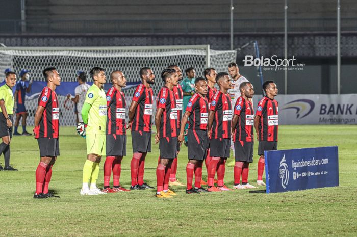 Skuat Persipura Jayapura sedang bersua foto tim dalam laga pekan ketiga Liga 1 2021 di Stadion Indomilk Arena, Tangerang, Banten, 19 September 2021.