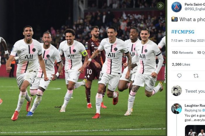 Achraf Hakimi merayakan gol kemenangan yang dicetaknya saat PSG menang atas Metz dalam lanjutan Liga Prancis Rabu (22/9/2021). 