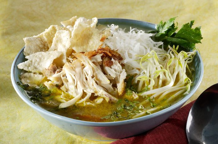 Daftar bahan-bahan untuk soto ayam bumbu kuning yang tersusun rapi