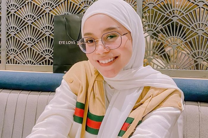 Sudah Berhijab, Lesty Kejora Kepergok Tetap Pakai Dress Tanpa Lengan