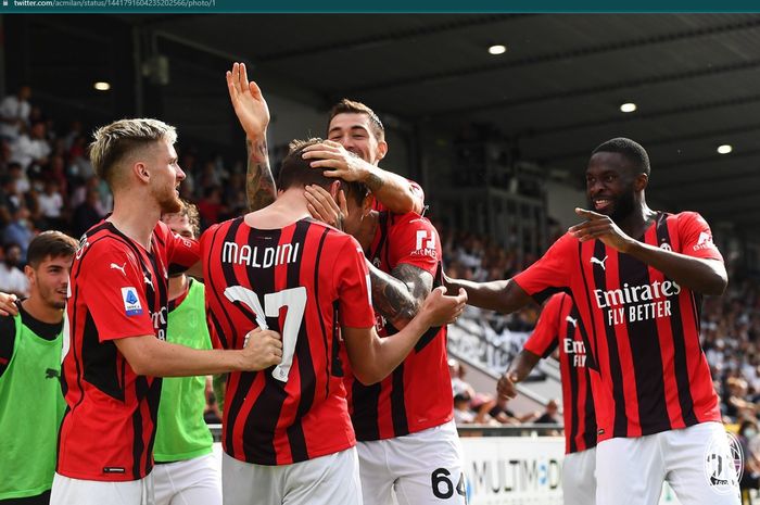 Anak Paolo Maldini, Daniele Maldini sukses mencetak gol pertamanya bagi AC Milan dalam kemenangan 2-1 atas Spezia.