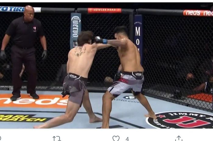 Matthew Semelsberger meng-KO Martin Sano Jr dalam waktu hanya 16 detik di UFC 266, Minggu (26/9/2021) WIB di Las Vegas.