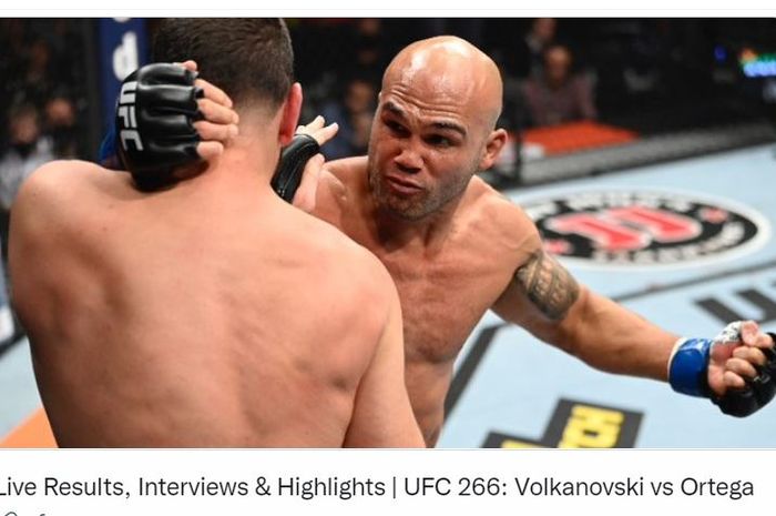 Momen kala Nick Diaz (kiri) dan Robbie Lawler (kanan) beradu mencari hasil UFC 266 terbaik mereka Minggu pagi (26/9/2021).