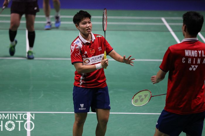 Ganda campuran China, Wang Yi Lyu/Huang Dong Ping saat tampil pada semifinal Sudirman Cup 2021, Sabtu (2/10/2021)