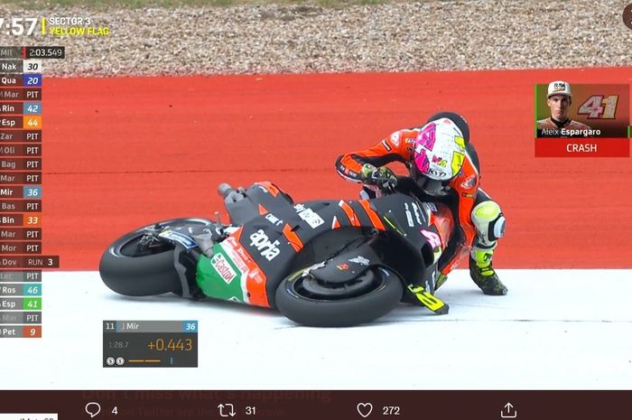 Pembalap Aprilia Aleix Espargaro terjatuh saat latihan bebas di MotoGP Americas 2021.