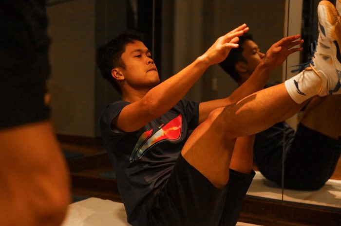 Pebulu tangkis tunggal putra Indonesia, Anthony Sinisuka Ginting, berlatih ringan di Hotel Scandic, Aarhus, Denmark, Jelang Thomas-Uber Cup 2020.