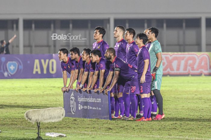 Skuat Persik Kediri sedang melakukan foto tim dalam laga pekan kelima Liga 1 2021 di Stadion Madya, Senayan, Jakarta, 29 September 2021.