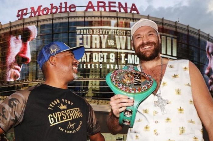 Tyson Fury menjelang pertarungannya dengan Deontay Wilder pada Sabtu (9/10/2021) di T-Mobile Arena, Las Vegas.