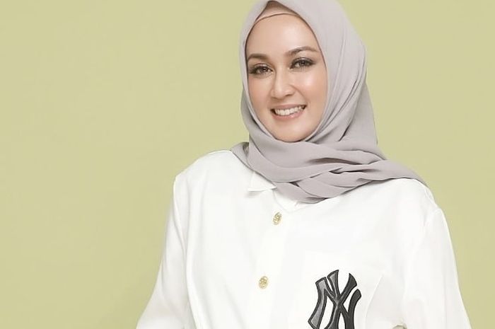 Dijodohkan dengan Ariel NOAH, Dina Lorenza Ungkap Soal Pasangan Hidup