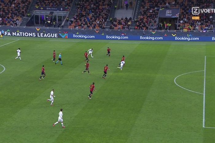 Kenapa wasit tetap mengesahkan gol Kylian Mbappe yang berbau offside untuk timnas Prancis di final UEFA Nations League?