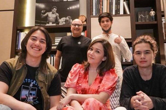 Irwan Mussry dan Maia Estianty bersama Al El Dul