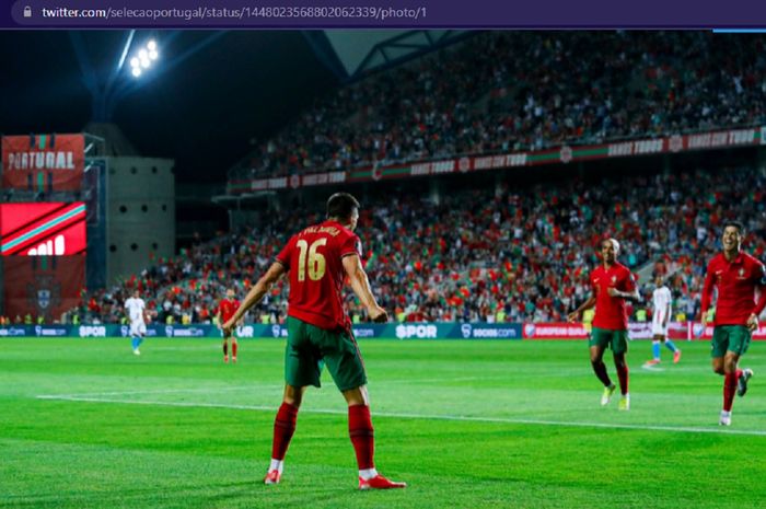 Gelandang timnas Portugal, Joao Palhinha, mengaku siap menjadi bahan olok-olok rekan setimnya usai menjiplak selebrasi ikonik Cristiano Ronaldo. 