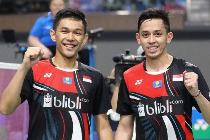 Tim ganda putra Indonesia, Fajar Alfian (kiri) dan Muhammad Rian Ardianto (kanan) menangkan parta final Thomas Cup 2021.