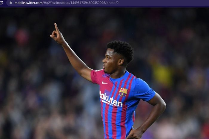 Pemain Barcelona, Ansu Fati, mencetak gol ke gawang Valencia di Stadion Camp Nou dalam laga pekan ke-9 Liga Spanyol 2021-2022 pada Minggu (17/10/2021) waktu setempat atau Senin pukul 02.00 WIB. 