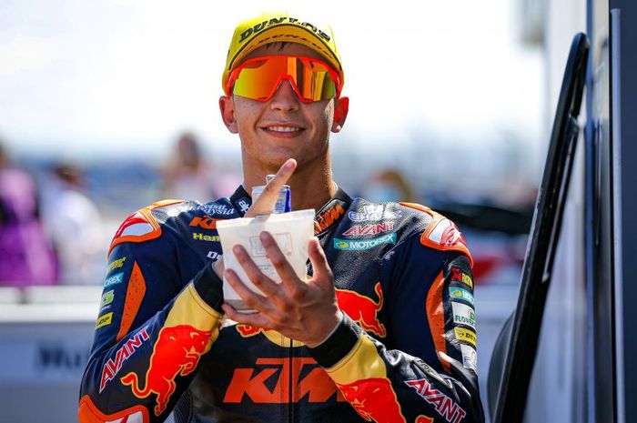 Pembalap tim Red Bull KTM Ajo di kelas Moto2, Raul Fernandez.