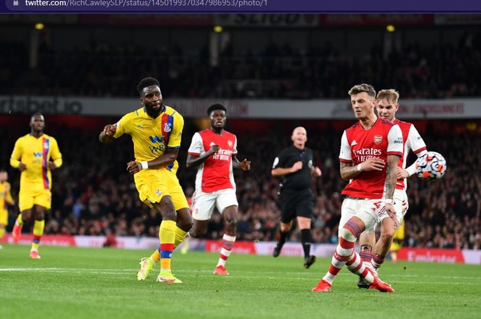 Arsenal mencetak gol dramatis menit akhir ke gawang Crystal Palace sehingga membuat mereka tak jadi dipermalukan legendanya sendiri, Patrick Vieira.