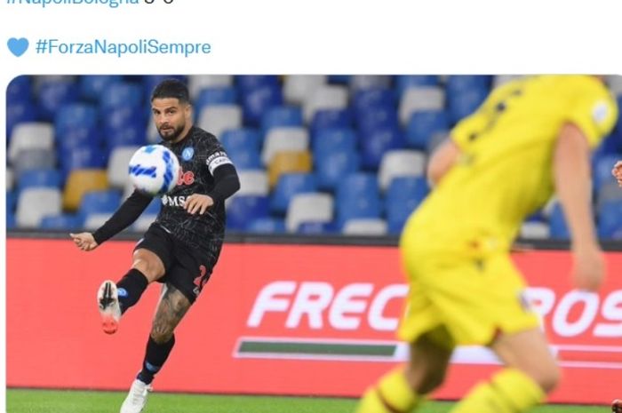 Kapten Napoli, Lorenzo Insigne, dalam laga kontra Bologna di Liiga Italia.