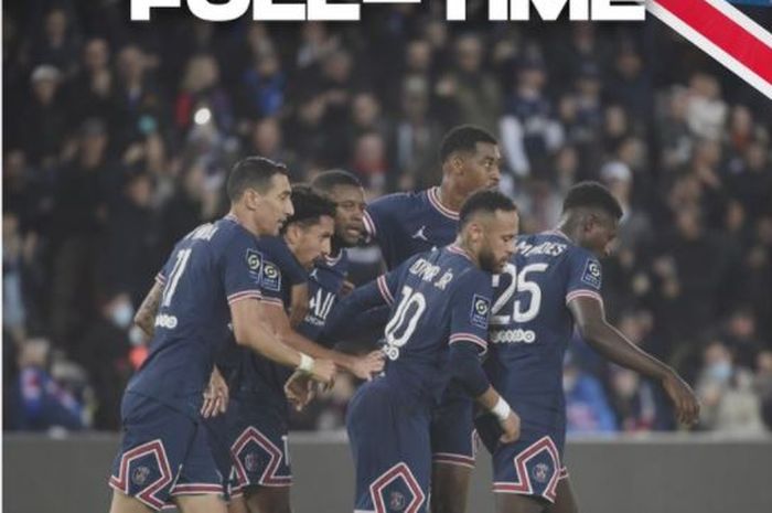 Bek Paris Saint-Germain, Marquinhos, merayakan gol ke gawang Lille dalam laga Liga Prancis di Stadion Parc des Princes, Jumat (29/10/2021).