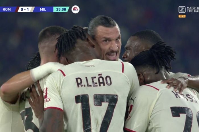 Zlatan Ibrahimovic berhasil mencetak gol dengan tendangan freekick super dan membawa AC Milan mengungguli AS Roma di babak I.