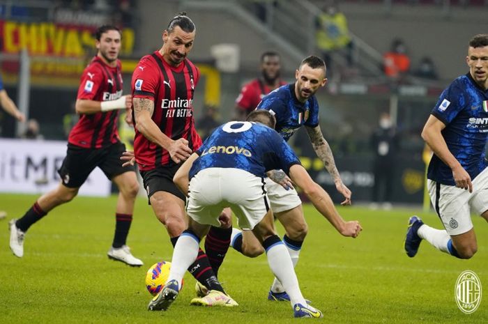 AC Milan masih suci di ajang Liga Italia 2021-2022 setelah hanya bermain imbang melawan Inter Milan dalam Derby della Madonina.
