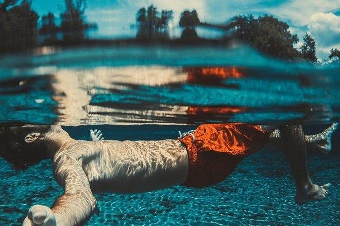 Arti Mimpi Tenggelam Tapi Selamat: Penyelaman ke Alam Bawah Sadar