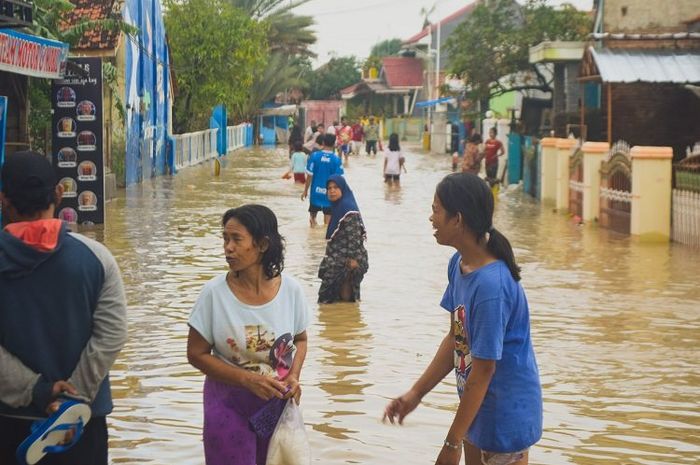 Banjir Rob dan Banjir Bandang, Apa Perbedaannya? #AkuBacaAkuTahu  Adjar