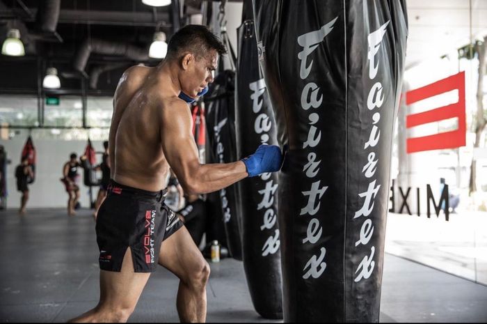 Petarung ONE Championship asal Indonesia, Eko Roni Saputra.