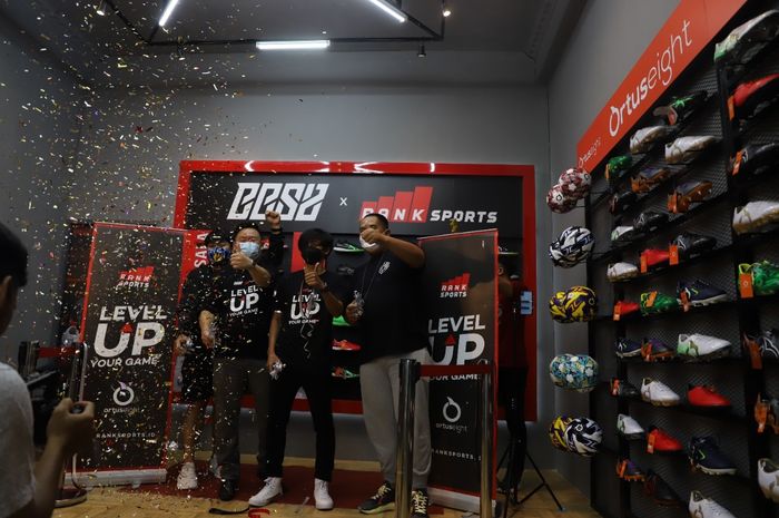 Peresmian BBS Store berkolaborasi dengan RANK Sports di Parung, Kabupaten Bogor, Jumat (12/11/2021).