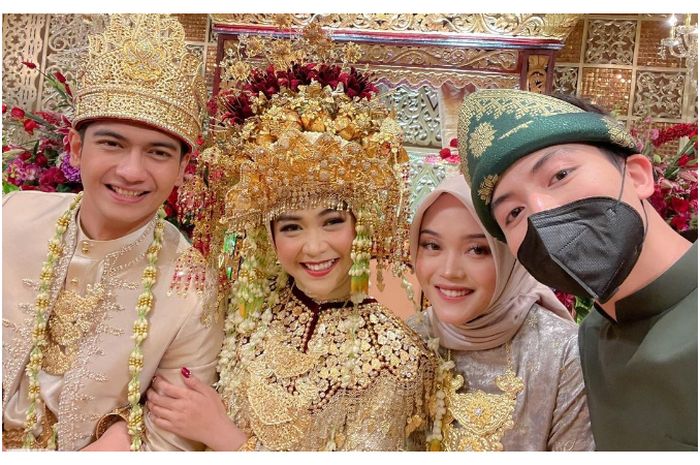 Serasi Bareng Pacar, Putri Delina Tampil Manis Jadi Bridesmaid Ria ...