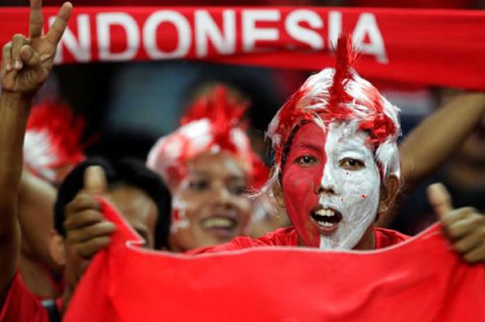 Suporter fanatik Timnas Indonesia selalu siap memberikan dukungan maksimal melawan tim apa pun.