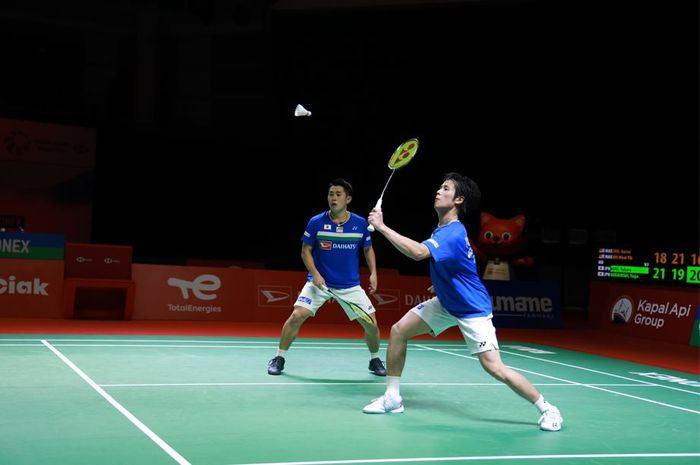 Pasangan ganda putra Jepang, Takuro Hoki/Yugo Kobayashi, saat tampil di semifinal Indonesia Masters 2021, Sabtu (20/11/2021).