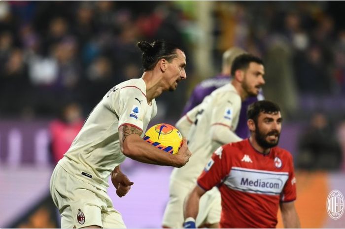Zlatan Ibrahimovic dalam laga AC Milan vs Fiorentina pada pekan ke-13 Liga Italia, Minggu (21/11/2021) WIB di Artemio Franchi.