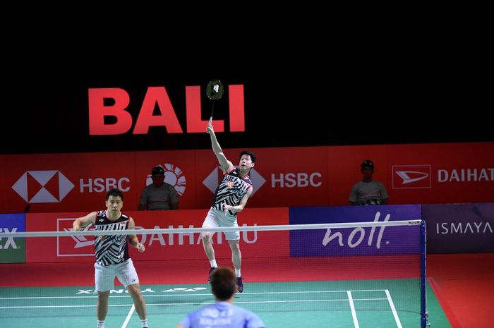 Pasangan ganda putra Indonesia, Marcus Fernaldi Gideon/Kevin Sanjaya Sukamuljo, pada semifinal Indonesia Masters 2021 di Bali International Convention Centre, Nusa Dua, Sabtu (20/11/2021).