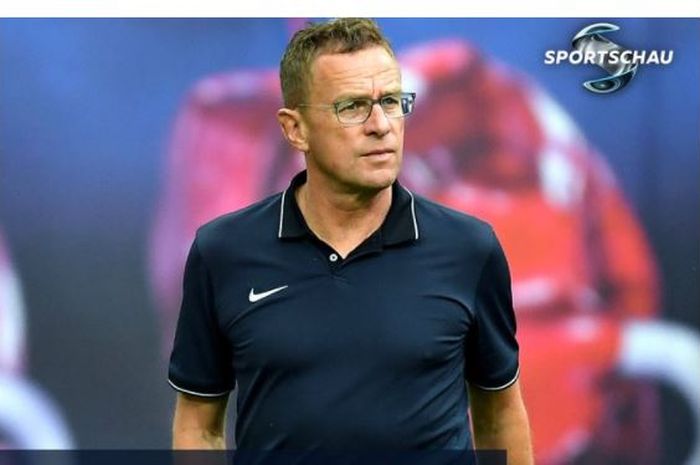 Ralf Rangnick disiapkan melatih Manchester United sampai akhir musim 2021-2022.