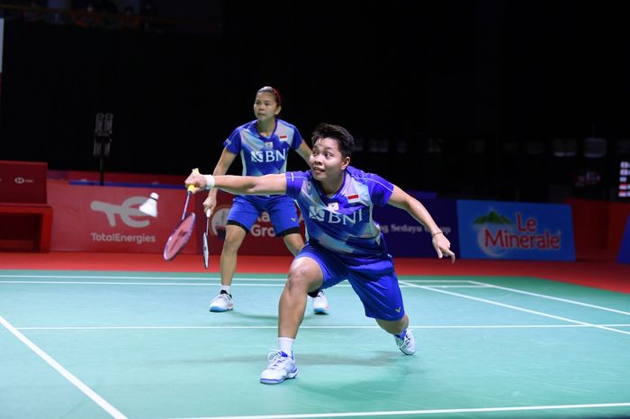 Pasangan ganda putri Indonesia, Greysia Polii/Apriyani Rahayu, pada perempat final Indonesia Open 2021 di Bali International Convention Centre, Nusa Dua, Jumat (26/11/2021).