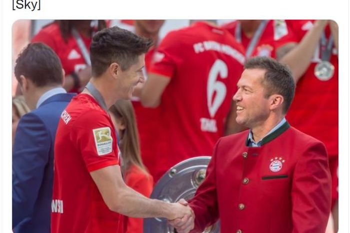 Robert Lewandowski (kiri) bersama legenda Jerman dan Bayern Muenchen, Lotthar Matthaeus.
