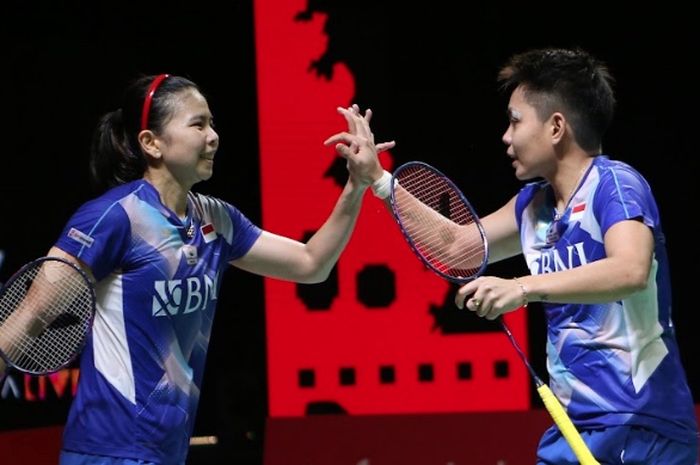 Pasangan ganda putri, Greysia Polii/Apriyani Rahayu, saat pertandingan melawan Kim So-Yeong/Kong Hee-yong (Korea Selatan) di Bali International Convention Center, Nusa Dua, Bali, Kamis (2/11/2021).
