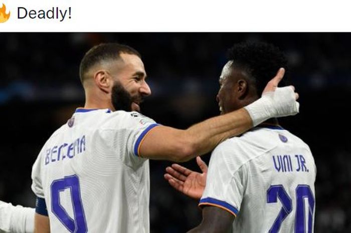 Striker Real Madrid, Karim Benzema, merayakan gol bareng Vinicius Junior dalam laga Liga Spanyol kontra Atletico Madrid di Stadion Santiago Bernabeu, Minggu (12/12/2021).