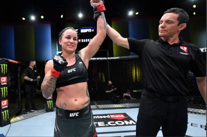 Raquel Pennington meraih kemenangan di UFC Vegas 45, Minggu (12/12/2021) WIB.