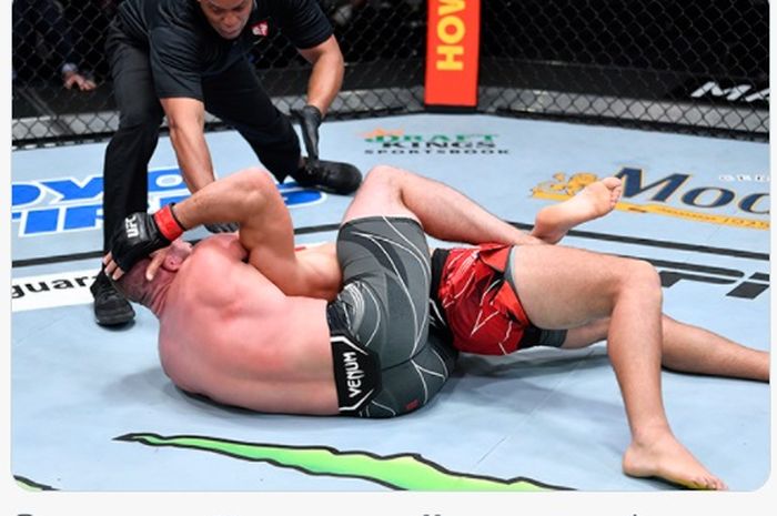 Gerald Meerschaert mengalahkan Dustin Stoltzfus di UFC Vegas 45, Minggu (12/12/2021) WIB.