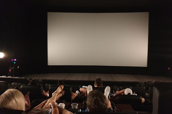Mengapa Tak Boleh Merekam Film di Bioskop? #AkuBacaAkuTahu - Kids